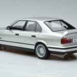 BMW Alpina B10 4.6 E34 Srebrna MCG 1:18
