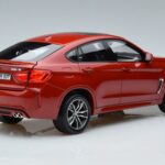 BMW BMW X6M F86 SUV Rdeč Norev 1:18 1:18 Kovina