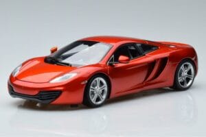 McLaren MP4-12C Kupe S Stigom Top Gear Figurica Minichamps 1:18