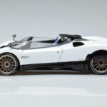 Pagani Pagani Zonda HP Barchetta Ogljikova Vlakna Bela LCD 1:18 1:18 Kovina