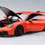 Porsche Porsche 911 992 GT3 Coupe Oranžen Norev 1:18 1:18 Kovina