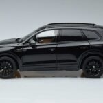 Volkswagen Volkswagen Touareg CR Črn FAW 1:18 1:18 Kovina
