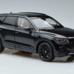 Volkswagen Volkswagen Touareg CR Črn FAW 1:18 1:18 Kovina