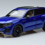 Volkswagen Volkswagen Touareg CR Moder FAW 1:18 1:18 Kovina