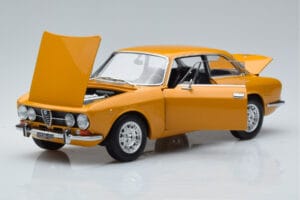 Alfa Romeo 1750 GTV Rumen Norev 1:18 187910 Kovina – slika 2 od 7