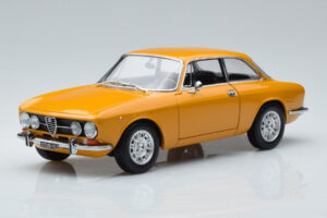 Alfa Romeo 1750 GTV Rumen Norev 1:18