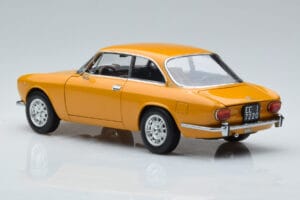 Alfa Romeo 1750 GTV Rumen Norev 1:18 187910 Kovina – slika 6 od 7