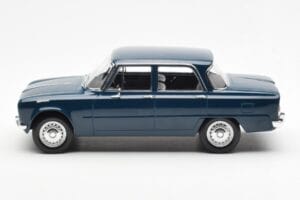 Alfa Romeo Giulia TI Petrolej Modra Norev 1:18 187971 Kovina – slika 3 od 6