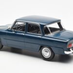 Alfa Romeo Giulia TI Petrolej Modra Norev 1:18 - image 5 of 6