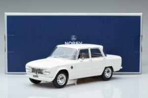 Alfa Romeo Giulia Ti Super Norev 1:18 187970 Kovina – slika 6 od 6