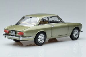 Alfa Romeo GTV 2000 Zelen Omejena Izdaja Norev 1:18 187913 Kovina – slika 3 od 7