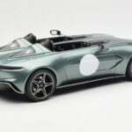 Aston Martin V12 Speedster Zelen Metallic GT Spirit 1:18 - image 2 of 6