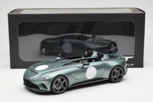 Aston Martin V12 Speedster Zelen Metallic GT Spirit 1:18 GT906 Smola – slika 6 od 6
