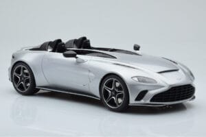 Aston Martin V12 Speedster Srebrna GT Spirit 1:18 GT430 Smola – slika 4 od 6