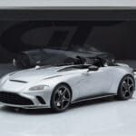 Aston Martin V12 Speedster Srebrna GT Spirit 1:18 - image 6 of 6