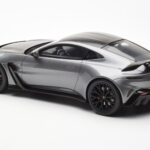 Aston Martin V12 Vantage Magnetic Srebrna GT Spirit 1:18 - image 5 of 6