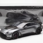 Aston Martin V12 Vantage Magnetic Srebrna GT Spirit 1:18 - image 6 of 6