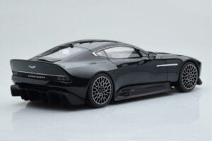 Aston Martin Victor Črn GT Spirit 1:18 GT428 Smola – slika 2 od 6