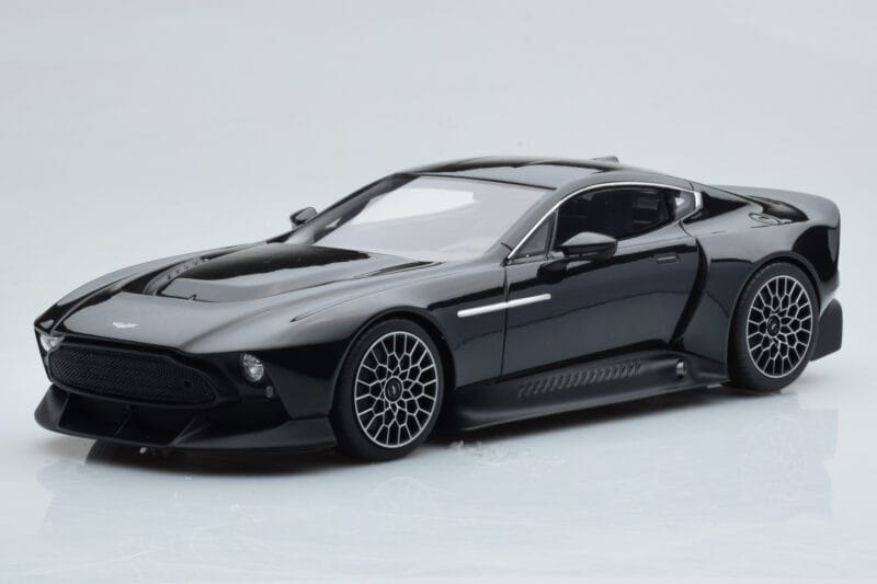 Aston Martin Victor Črn GT Spirit 1:18