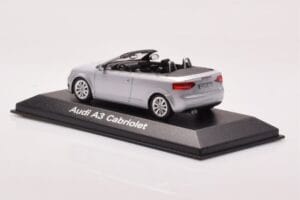 Audi A3 8P Kabriolet Srebrn Minichamps 1:43 5010803323 Kovina – slika 3 od 4