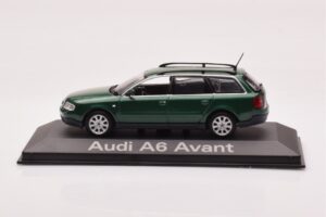 Audi A6 C5 Avant Zelen Minichamps 1:43