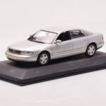 Audi A8 D2 Srebrn Zelen Pas Minichamps 1:43 - image 2 of 4
