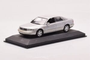 Audi A8 D2 Srebrn Zelen Pas Minichamps 1:43 AUDI-264455 Kovina – slika 2 od 4