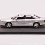 Audi A8 D2 Srebrn Zelen Pas Minichamps 1:43