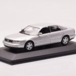 Audi A8 D2 Srebrna Minichamps 1:43 - image 2 of 4