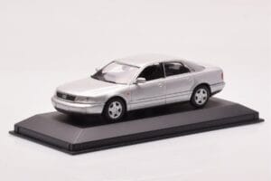 Audi A8 D2 Srebrna Minichamps 1:43 433013006 Kovina – slika 2 od 4