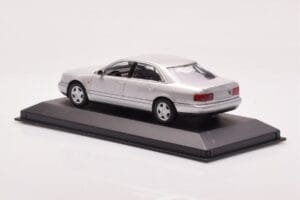 Audi A8 D2 Srebrna Minichamps 1:43 433013006 Kovina – slika 3 od 4