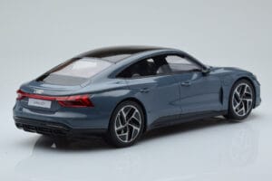 Audi E-Tron GT Siv GT Spirit 1:18 GT393 Smola – slika 2 od 6