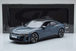 Audi E-Tron GT Siv GT Spirit 1:18 GT393 Smola – slika 6 od 6