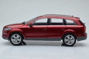 Audi Q7 4L Granatno Rdeča Kyosho 1:18 09222R Kovina – slika 4 od 8