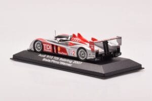 Audi R10 TDI LMP1 #2 F. Biela / E. Pirro / M. Werner 12 Hours of Sebring 2007 Minichamps 1:43 5020700233 Kovina – slika 3 od 4