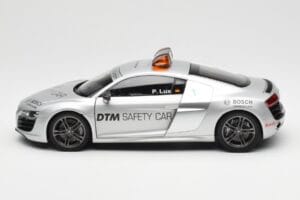 Audi R8 5.2 DTM Safety Car 2010 Kyosho 1:18 09216DTM Kovina – slika 4 od 8