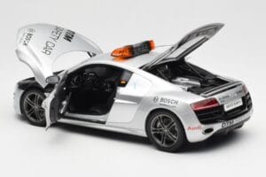 Audi R8 5.2 DTM Safety Car 2010 Kyosho 1:18 09216DTM Kovina – slika 5 od 8