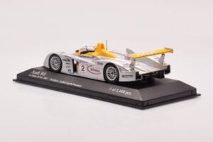 Audi R8 Infineon #2 L. Aiello / R. Capello / Pescatori 2nd Place 24 Hours of Le Mans 2001 Minichamps 1:43 400011202 Kovina – slika 3 od 4