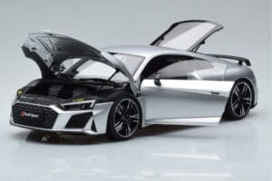 Audi R8 Performance Srebrna Kengfai 1:18 VAKF-0354 Kovina – slika 2 od 10
