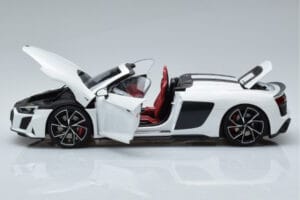Audi R8 Spyder Performance Bela Kengfai 1:18 VAKF-0351 Kovina – slika 5 od 11