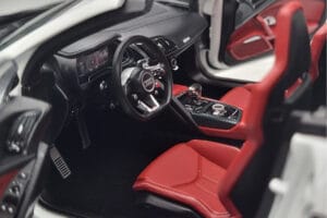 Audi R8 Spyder Performance Bela Kengfai 1:18 VAKF-0351 Kovina – slika 9 od 11