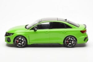 Audi RS3 8Y Sedan Zelen MCG 1:18 MCG18449 Kovina – slika 3 od 6