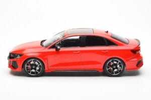 Audi RS3 8Y Sedan Rdeč MCG 1:18 MCG18451 Kovina – slika 3 od 6