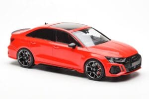 Audi RS3 8Y Sedan Rdeč MCG 1:18 MCG18451 Kovina – slika 4 od 6