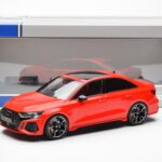 Audi RS3 8Y Sedan Rdeč MCG 1:18 - image 6 of 6
