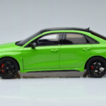 Audi RS3 8Y Limuzina Zelena GT Spirit 1:18 - image 3 of 6
