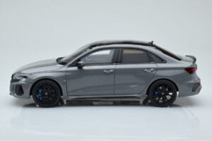 Audi RS3 8Y Sedan Performance Edition Siv GT Spirit 1:18 GT885 Smola – slika 3 od 6