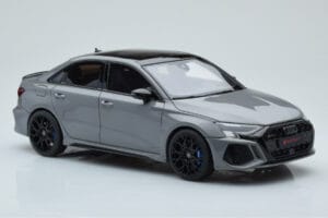 Audi RS3 8Y Sedan Performance Edition Siv GT Spirit 1:18 GT885 Smola – slika 4 od 6