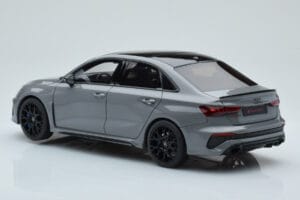 Audi RS3 8Y Sedan Performance Edition Siv GT Spirit 1:18 GT885 Smola – slika 5 od 6