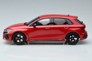 Audi RS3 8Y Sportback Rdeč GT Spirit 1:18 GT378 Smola – slika 3 od 6